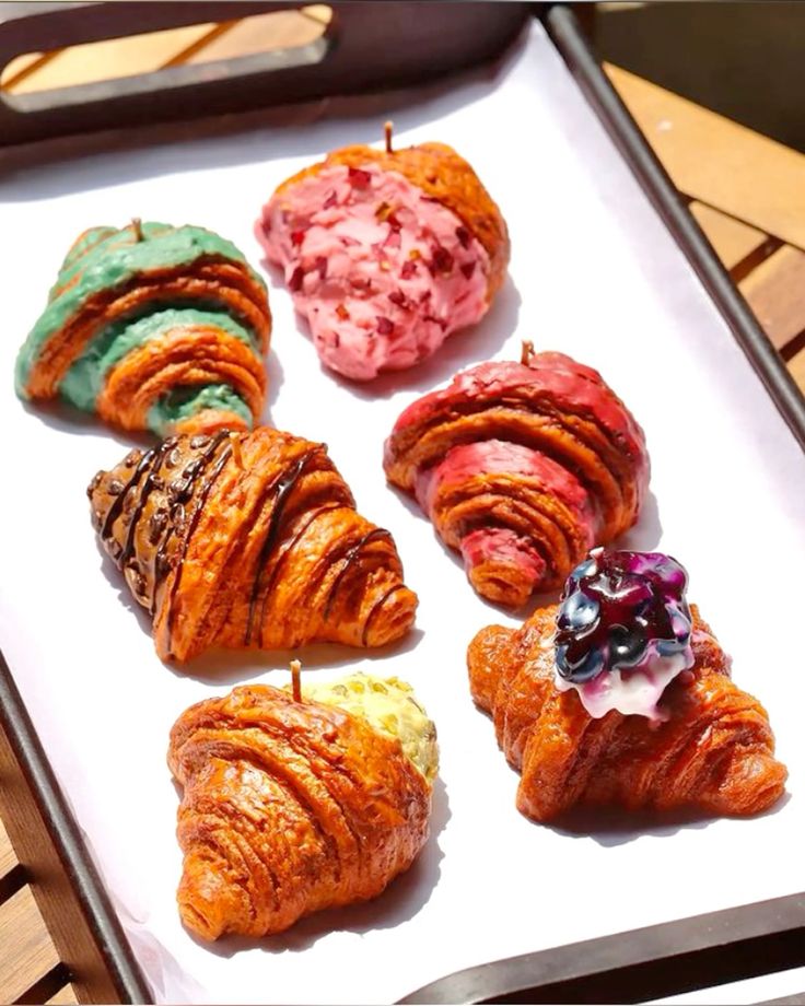 Molde Croissant Realista